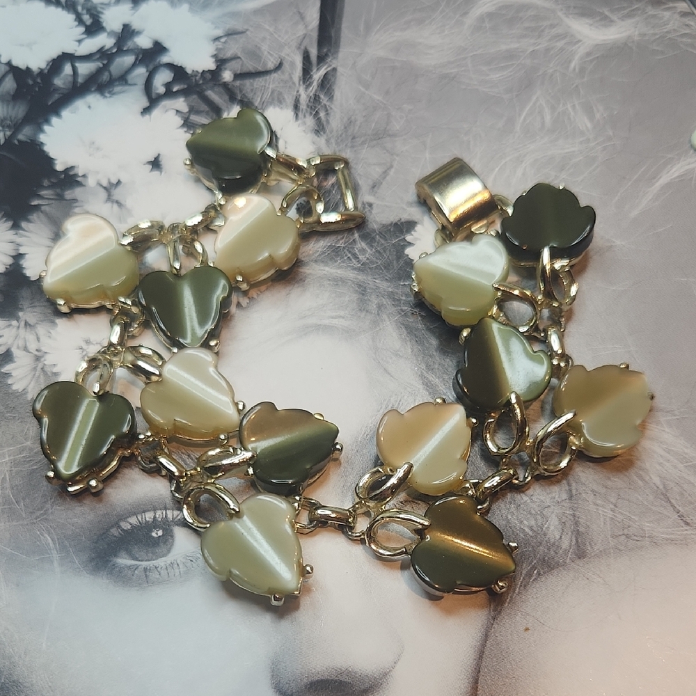 1960s green leaf bracelet